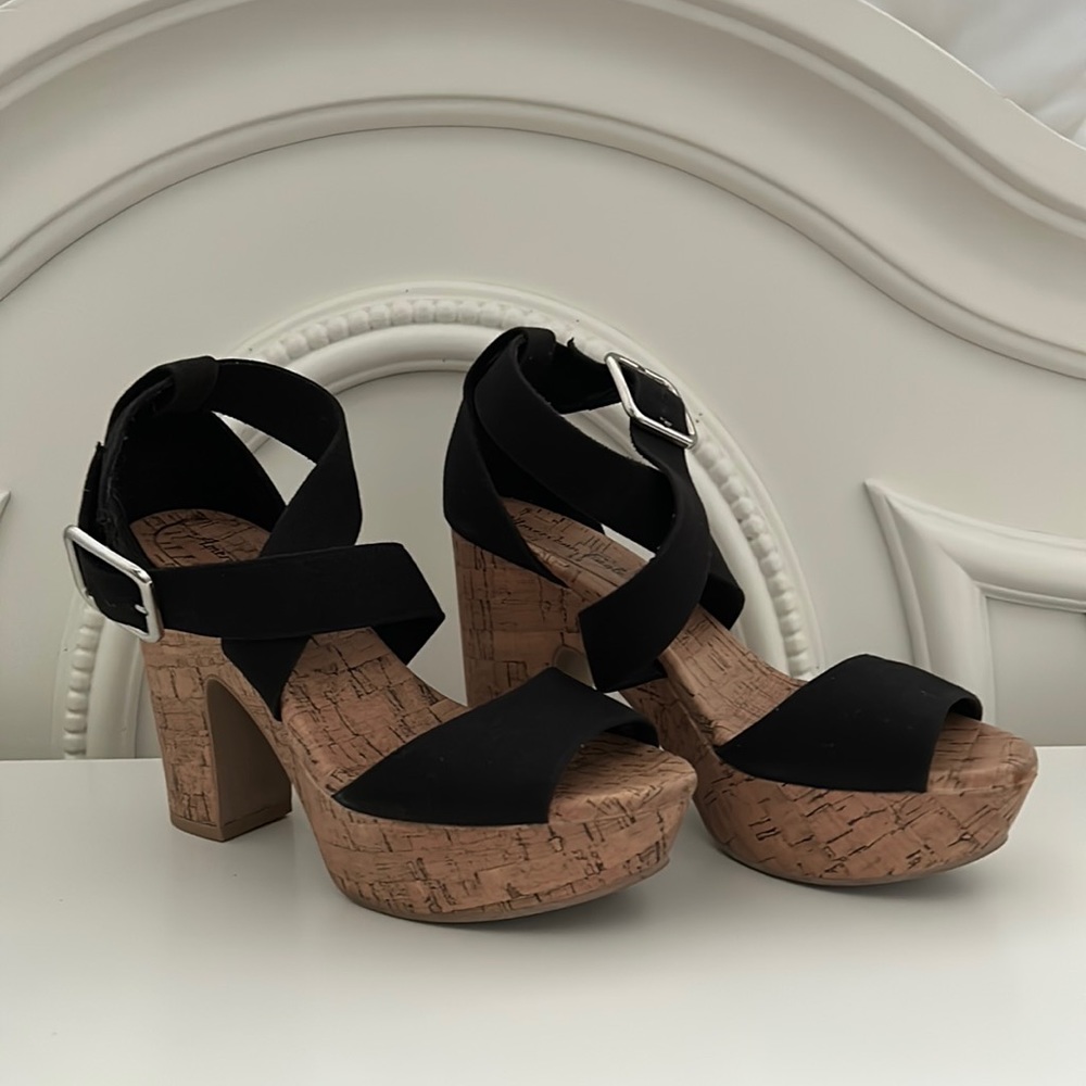 American eagle strap heels size 5